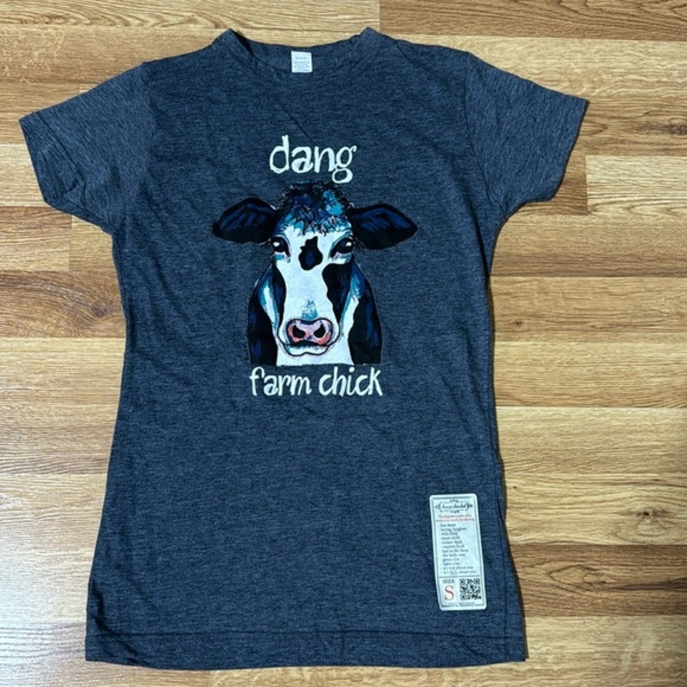 Cow t-shirt with “dang farm chick” on front with a fancy looking cow Size Small - Picture 2 of 5